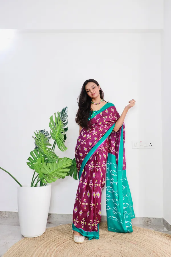 HANDICRAFT_WOMEN'S_Ikkat_PRINT_PURE_SOFT_COTTON_SAREE_WITH_BLOUSE_PIECE_With_Blouse_Piece